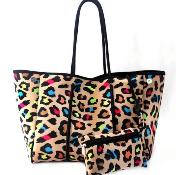 SOLD🐆 Neoprene Large Tote Bag with Pouch - Picture 8 of 8